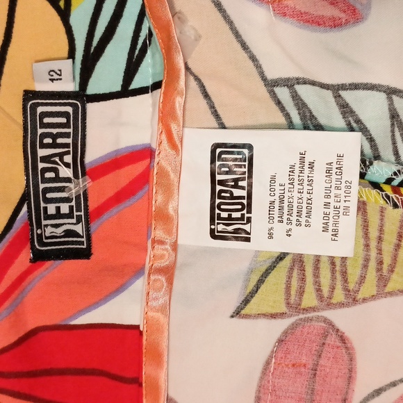 Leopard Women's Multi Color Floral Cropped Pants SZ 12 Light Weight Cotton - Picture 7 of 7